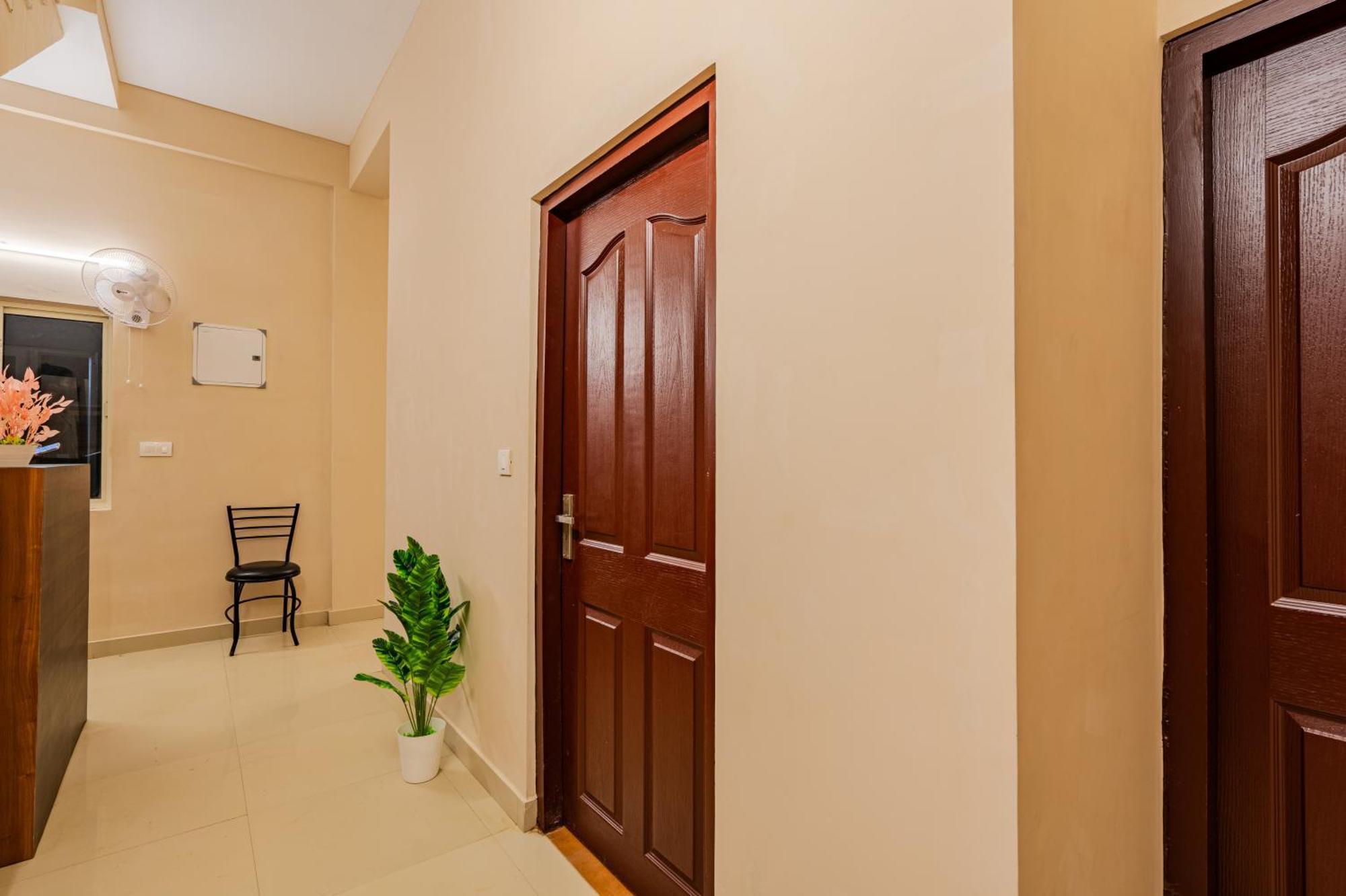 Hotel Yaad Residency Kochi Exterior foto